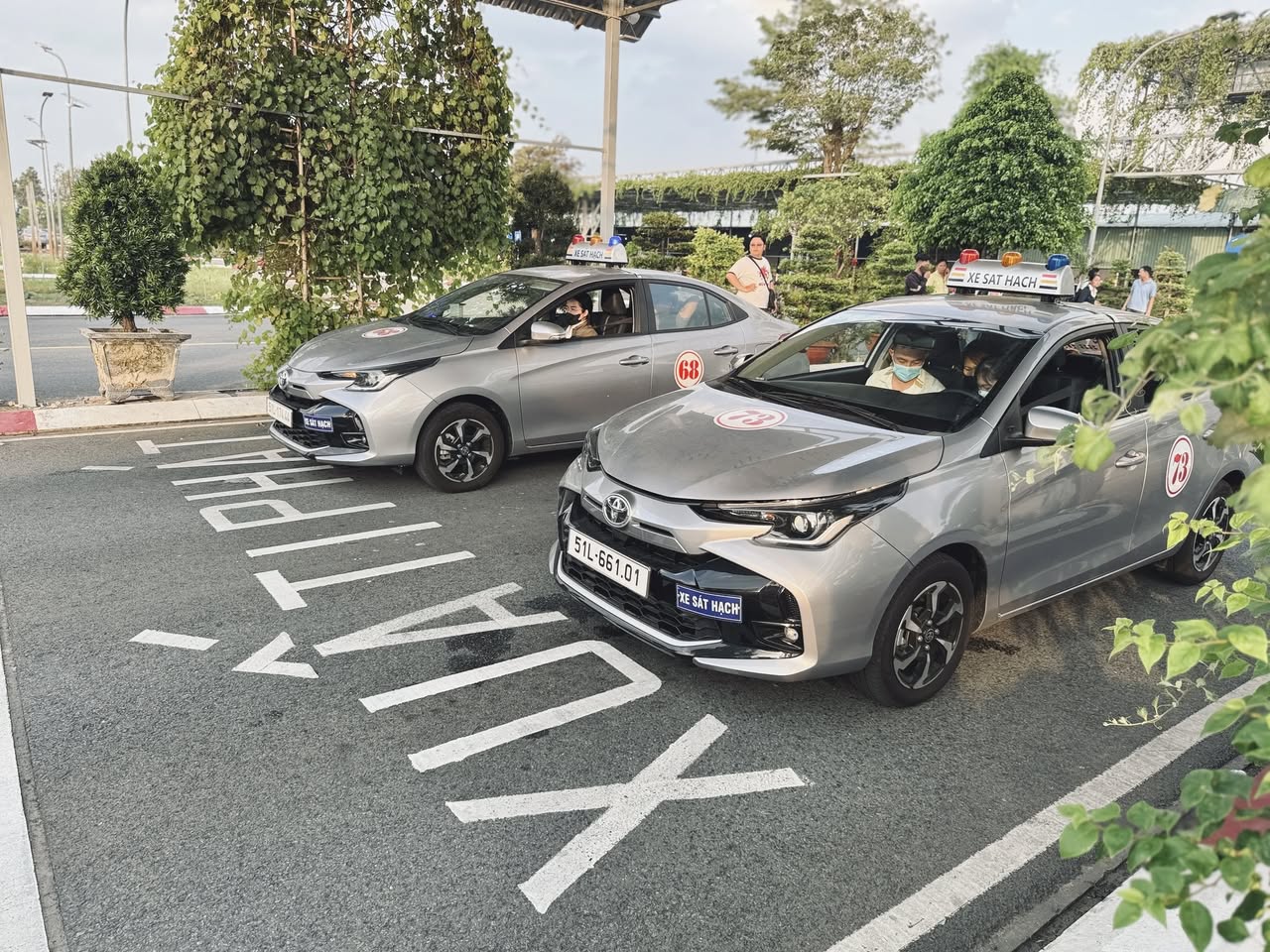Học viên ôn tập và thi sát hạch cấp giấy phép lái xe