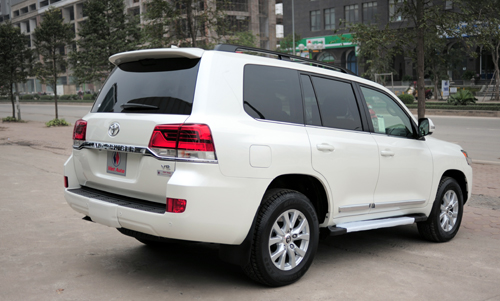 Hình ảnh đầu tiên của mẫu xe mới, Land Cruiser 2016 tại Việt Nam