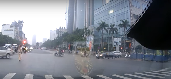 Tình huống nguy hiểm đối với chú CSGT